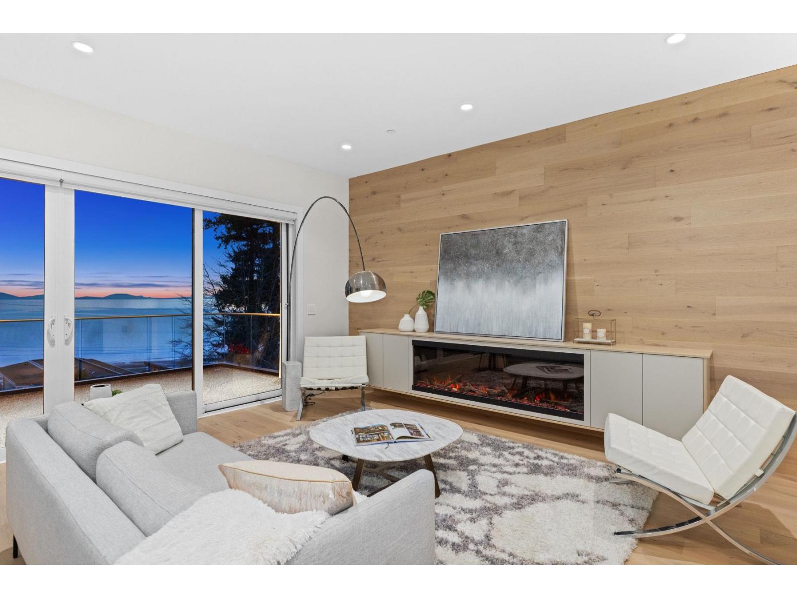 14799 Oxenham Avenue, White Rock, British Columbia  V4B 2H8 - Photo 5 - R3089965