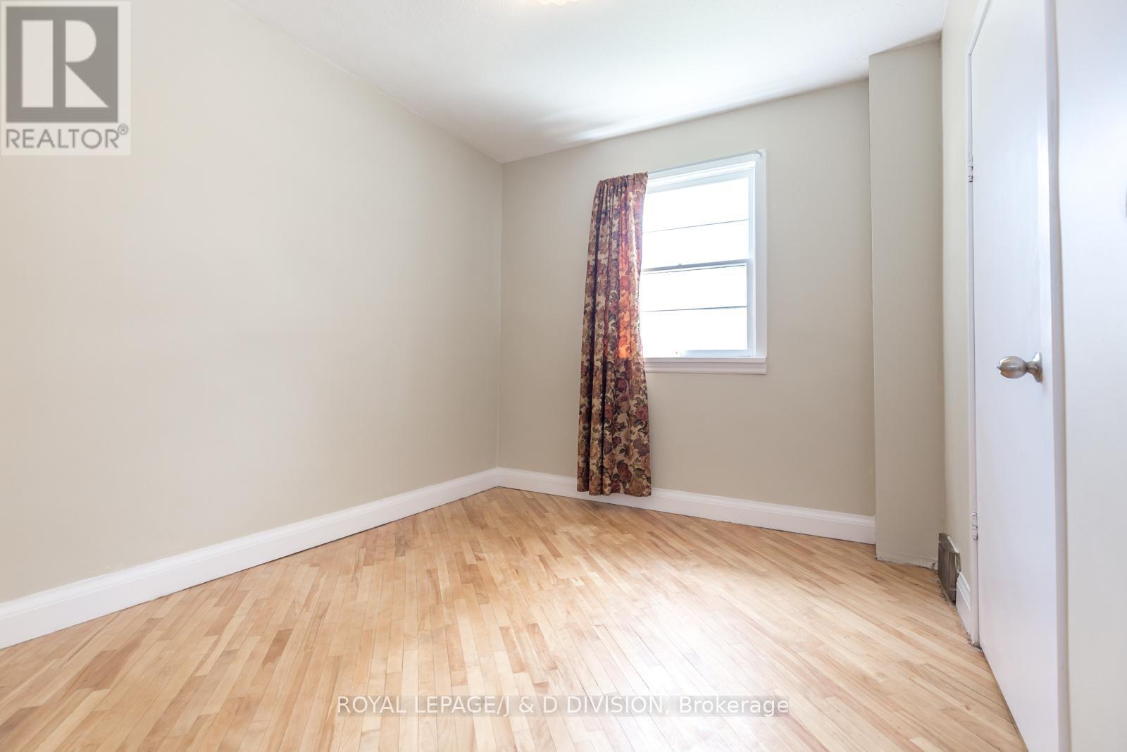 20 Glasgow Avenue, Toronto, Ontario  M1K 1C1 - Photo 13 - E13118088