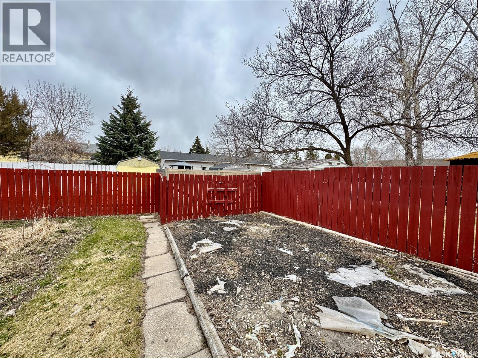 5 Crestwood Crescent, Yorkton, Saskatchewan  S3N 2P2 - Photo 35 - SK035677