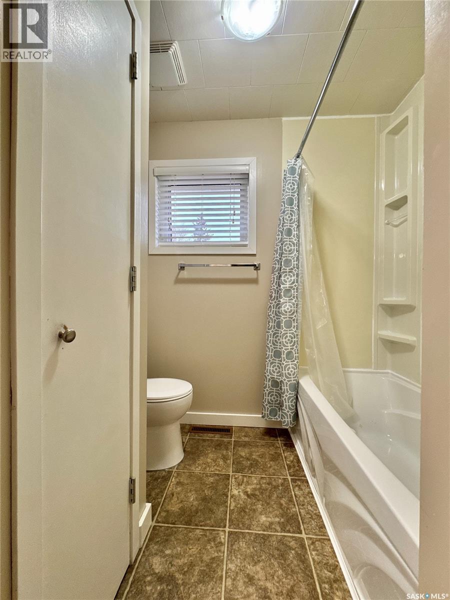 5 Crestwood Crescent, Yorkton, Saskatchewan  S3N 2P2 - Photo 16 - SK035677