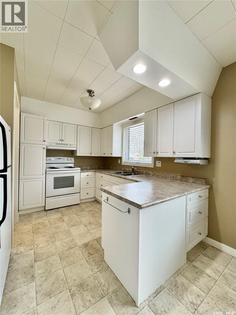 5 Crestwood Crescent, Yorkton, Saskatchewan  S3N 2P2 - Photo 7 - SK035677