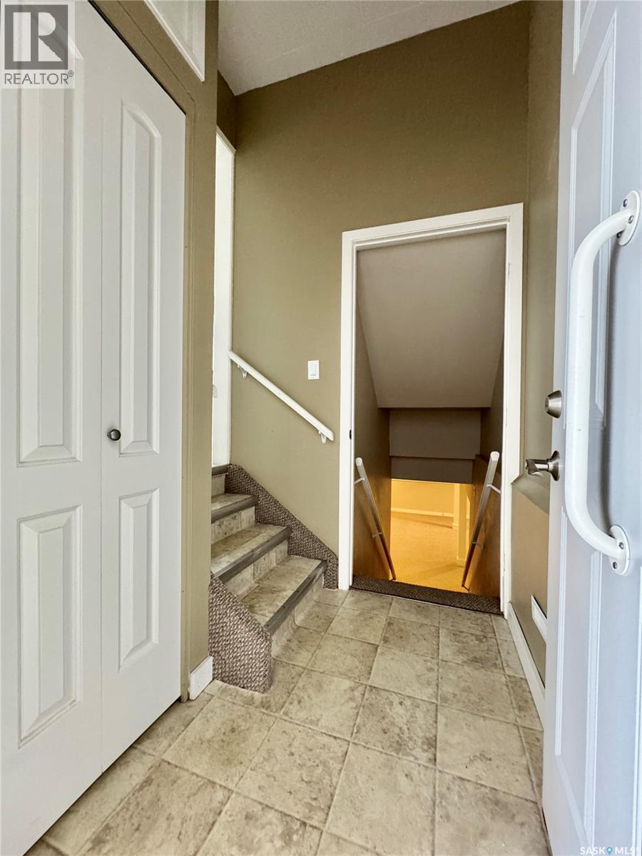 5 Crestwood Crescent, Yorkton, Saskatchewan  S3N 2P2 - Photo 19 - SK035677