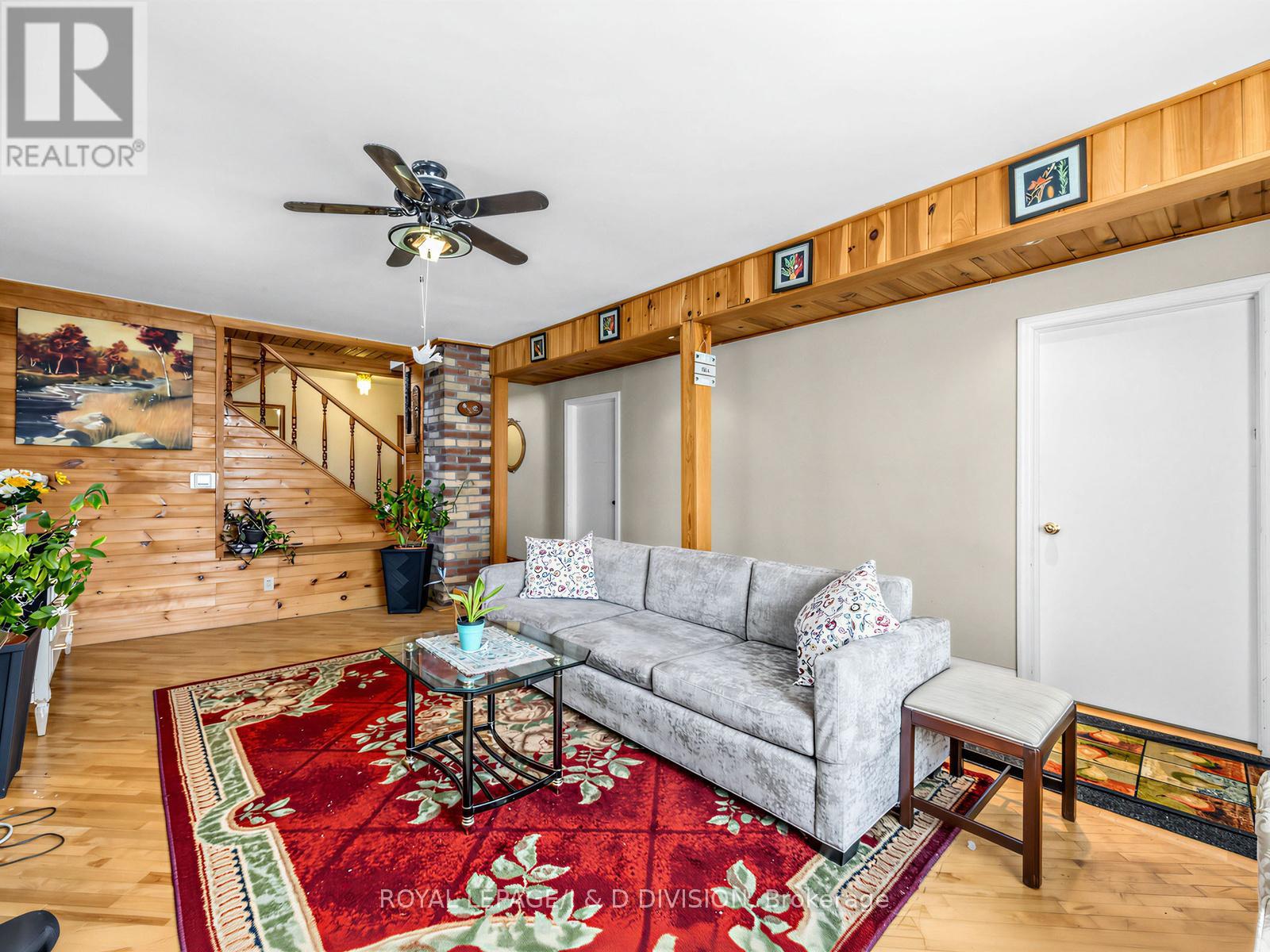 20 Glasgow Avenue, Toronto, Ontario  M1K 1C1 - Photo 6 - E13118088