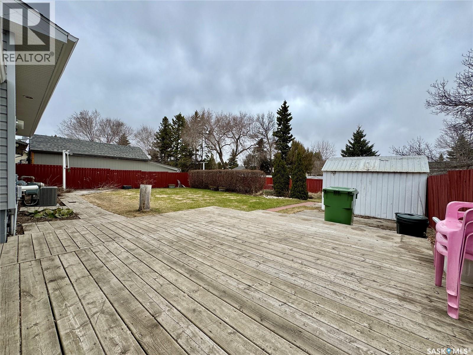 5 Crestwood Crescent, Yorkton, Saskatchewan  S3N 2P2 - Photo 33 - SK035677