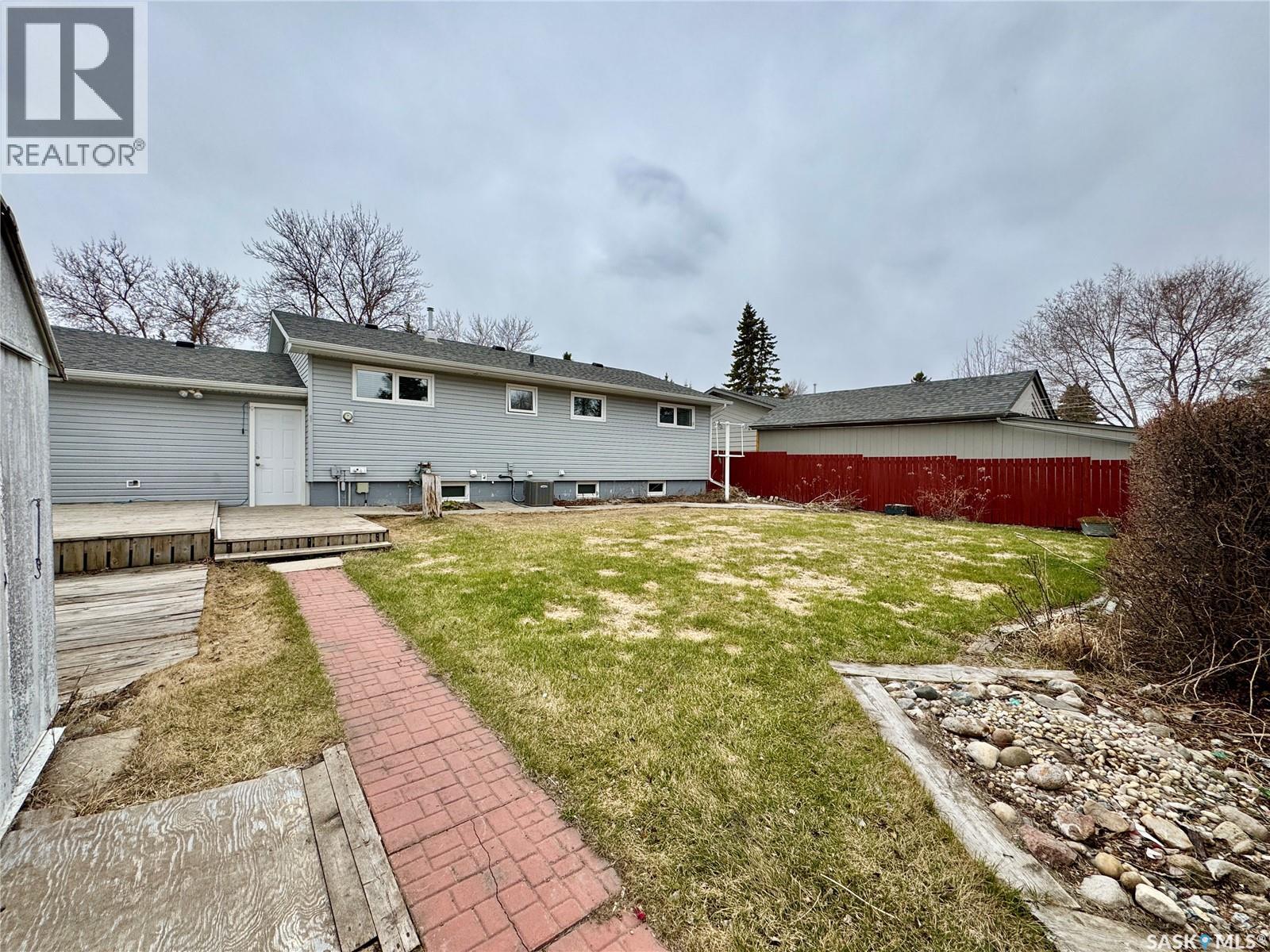 5 Crestwood Crescent, Yorkton, Saskatchewan  S3N 2P2 - Photo 34 - SK035677