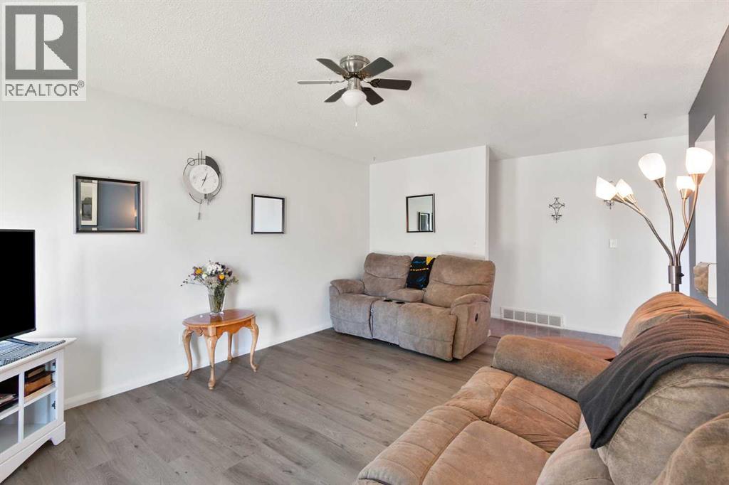 4417 55 Avenue, Olds, Alberta  T4H 1B9 - Photo 13 - A2308186