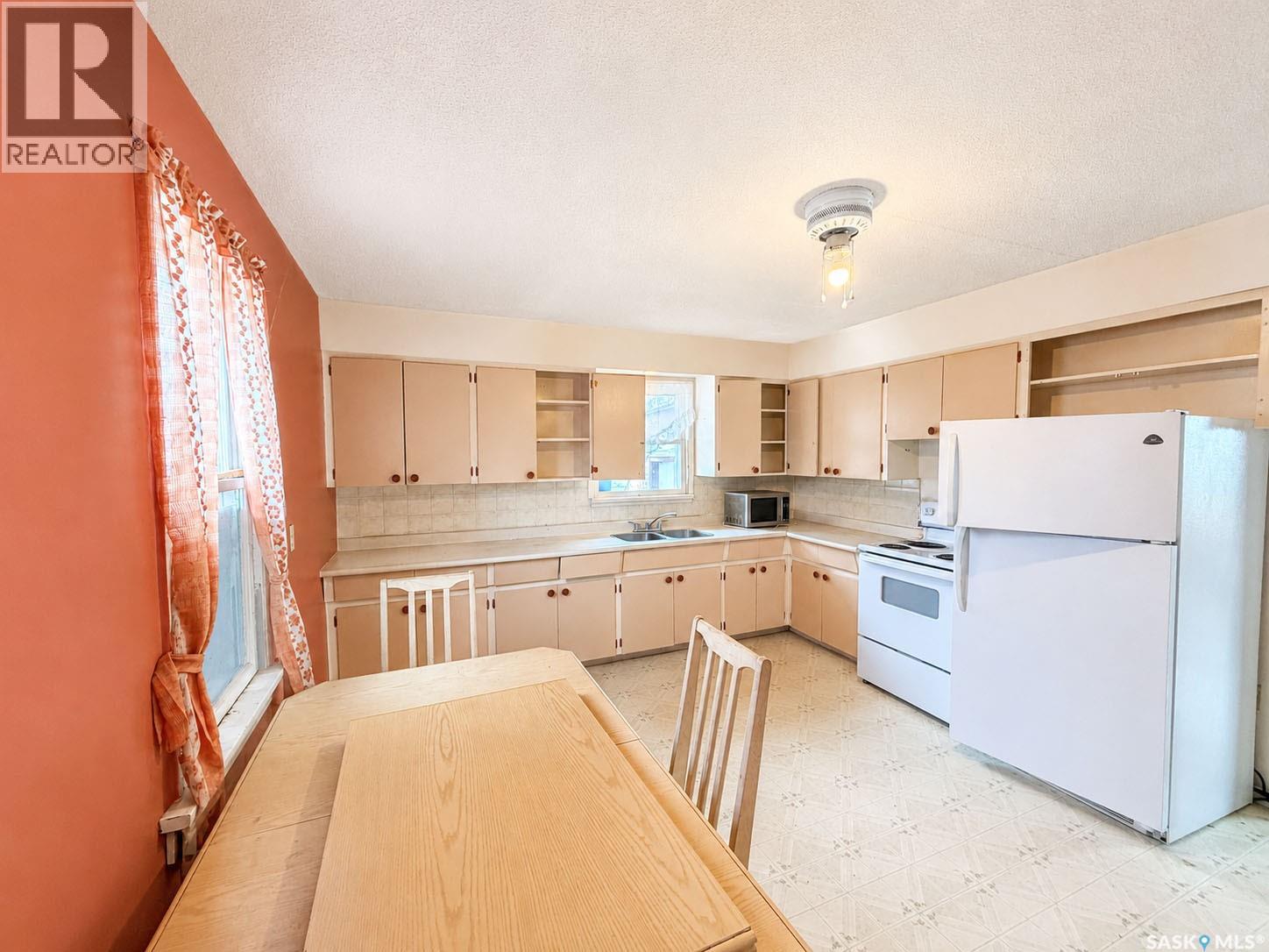 1915 15th Street W, Prince Albert, Saskatchewan  S6V 3V1 - Photo 5 - SK035737