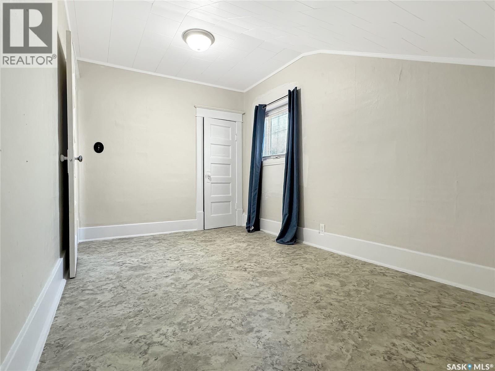 405 Railway Avenue, Cut Knife, Saskatchewan  S0M 0N0 - Photo 22 - SK035658
