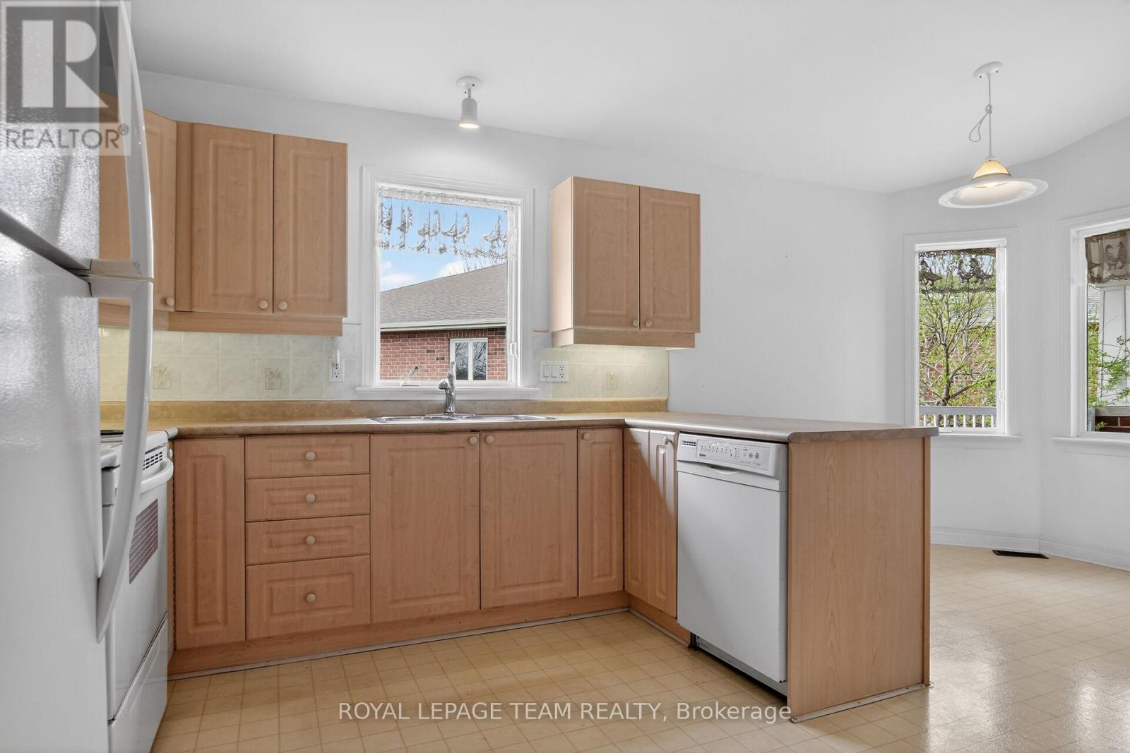 78 Amberlakes Drive, Ottawa, Ontario  K2S 2A2 - Photo 5 - X13118490