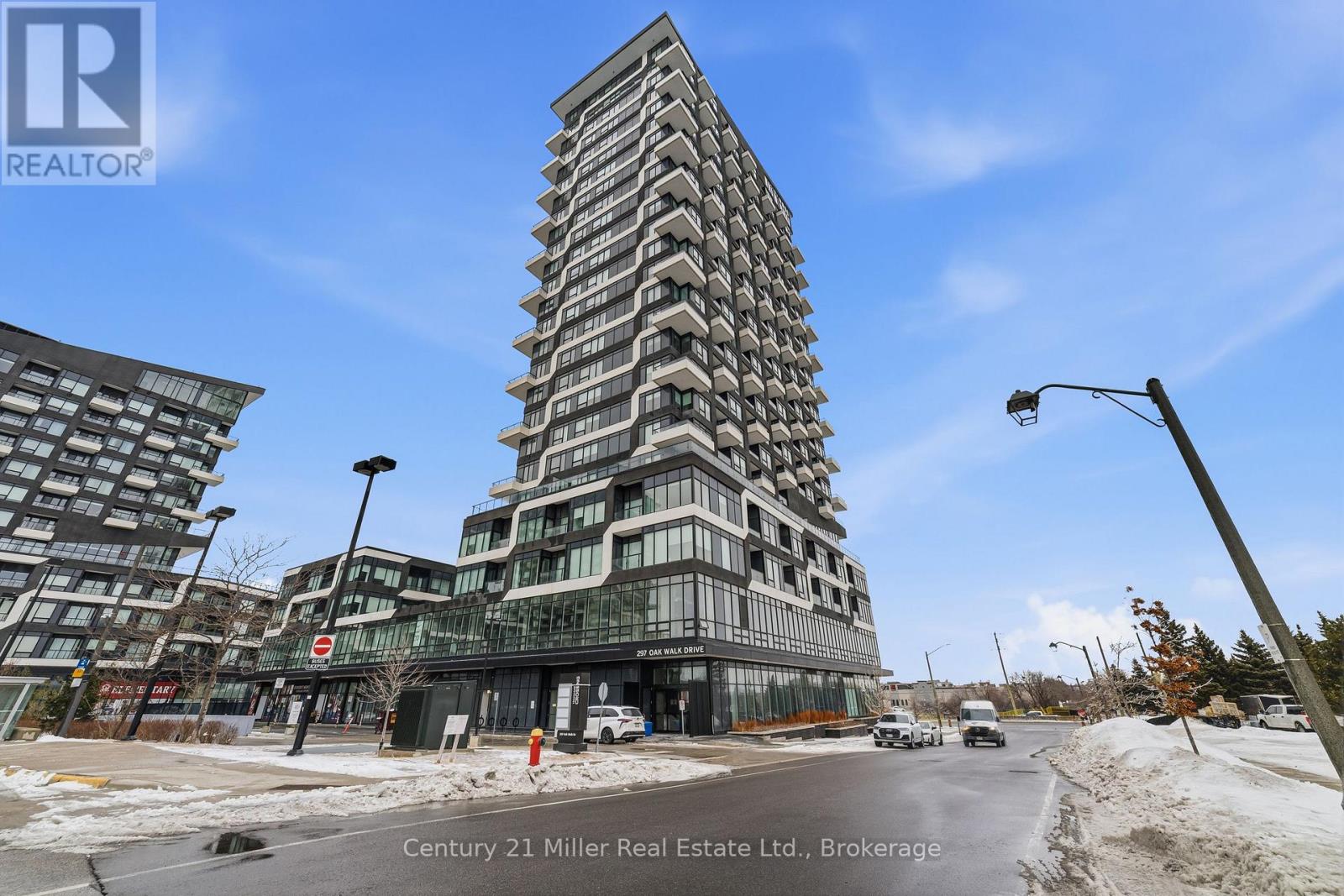 320 - 297 OAK WALK DRIVE, Oakville, Ontario