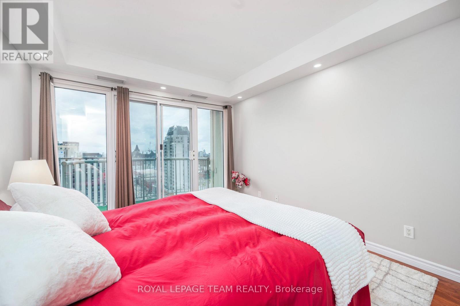 1704 - 200 Rideau Street, Ottawa, Ontario  K1N 5Y1 - Photo 17 - X12766176