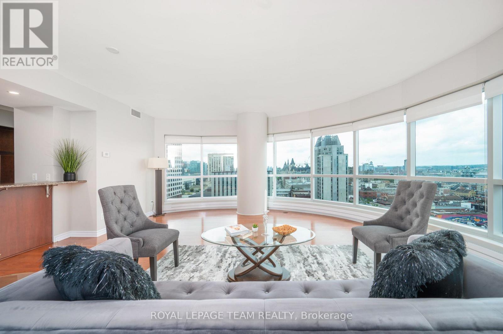 1704 - 200 Rideau Street, Ottawa, Ontario  K1N 5Y1 - Photo 4 - X12766176