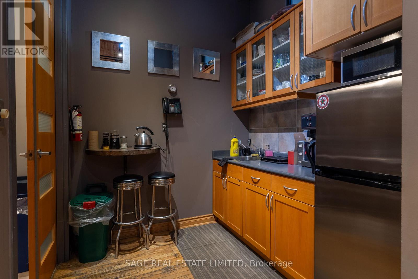 100annex - 25 Morrow Avenue, Toronto, Ontario  M6R 2H9 - Photo 15 - W12929998