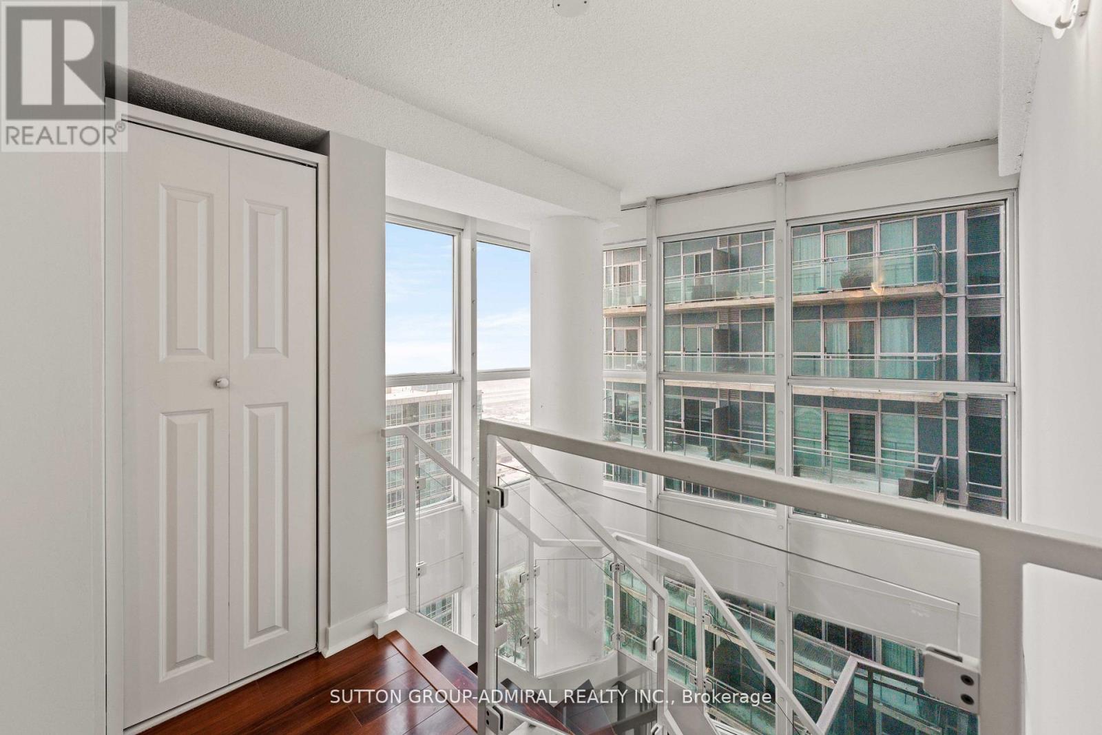 2513 - 155 Legion Road N, Toronto, Ontario  M8Y 0A7 - Photo 16 - W12966730