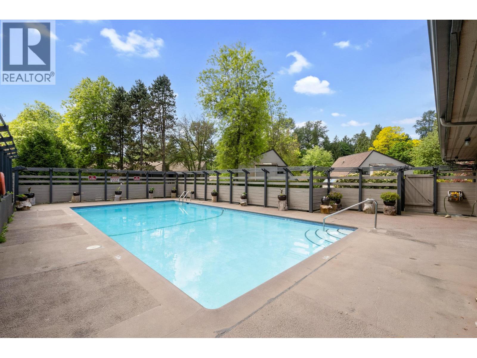 8526 Woodtrail Place, Burnaby, British Columbia  V5A 4A9 - Photo 17 - R3116578