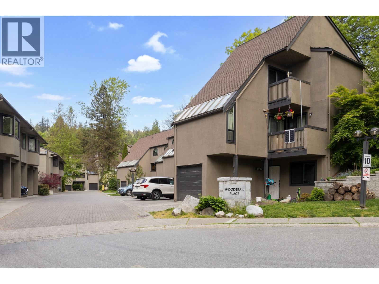 8526 Woodtrail Place, Burnaby, British Columbia  V5A 4A9 - Photo 20 - R3116578