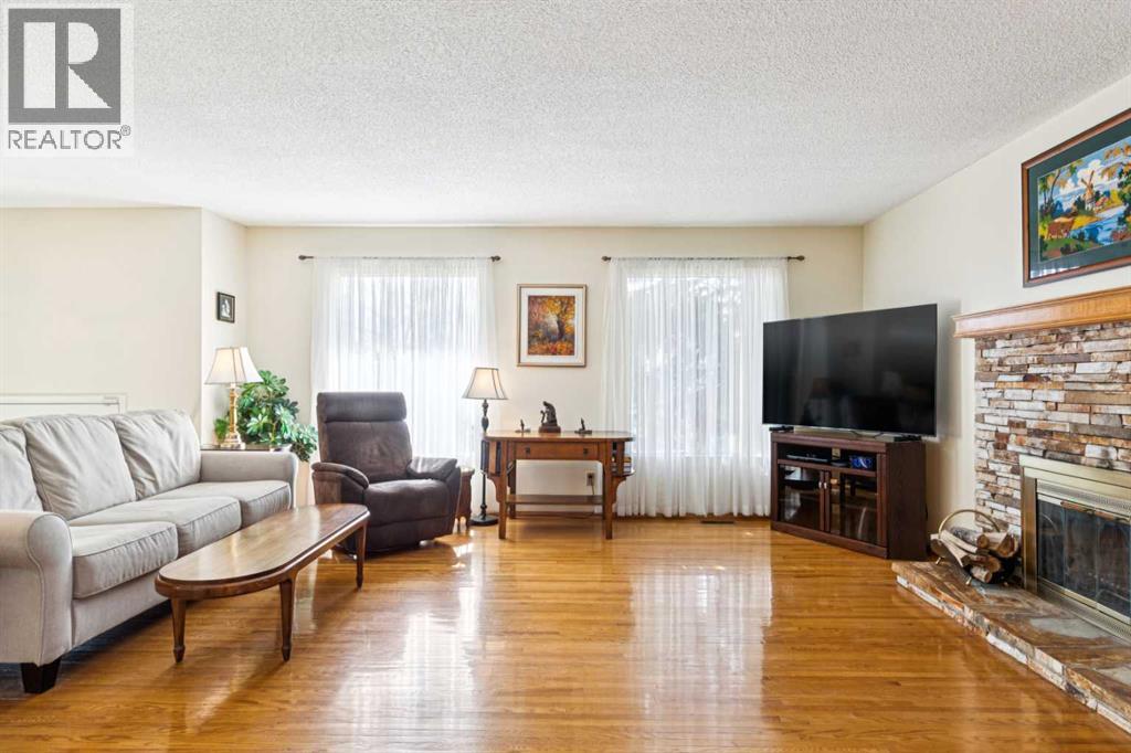 11427 Wilkes Road SE, Calgary, Alberta  T2J 2E5 - Photo 4 - A2286031