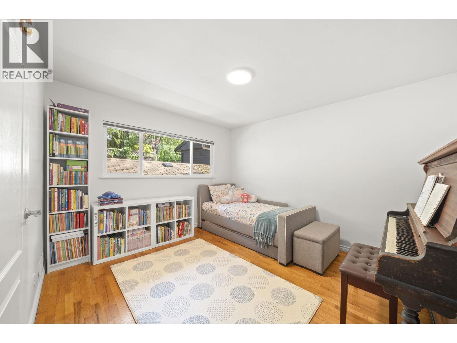 4792 Cedarcrest Avenue, North Vancouver, British Columbia  V7R 3R3 - Photo 10 - R3122736
