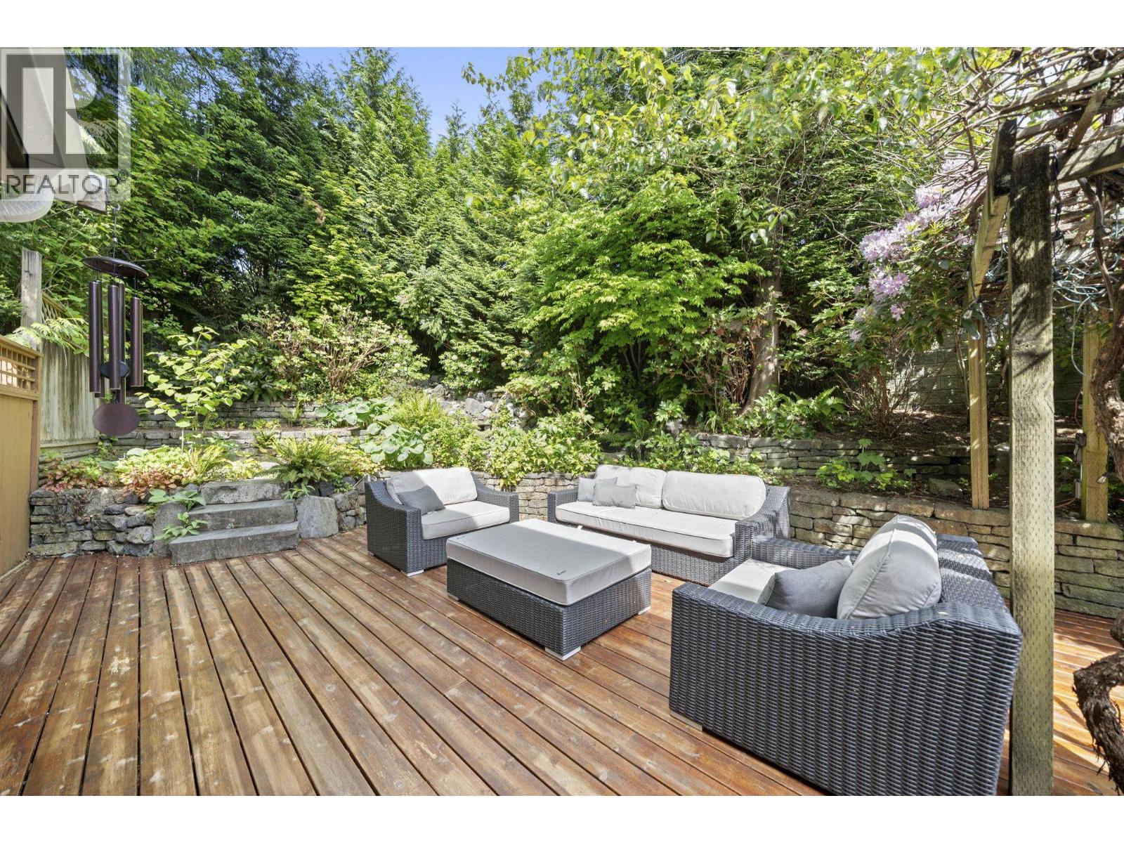 4792 Cedarcrest Avenue, North Vancouver, British Columbia  V7R 3R3 - Photo 27 - R3122736