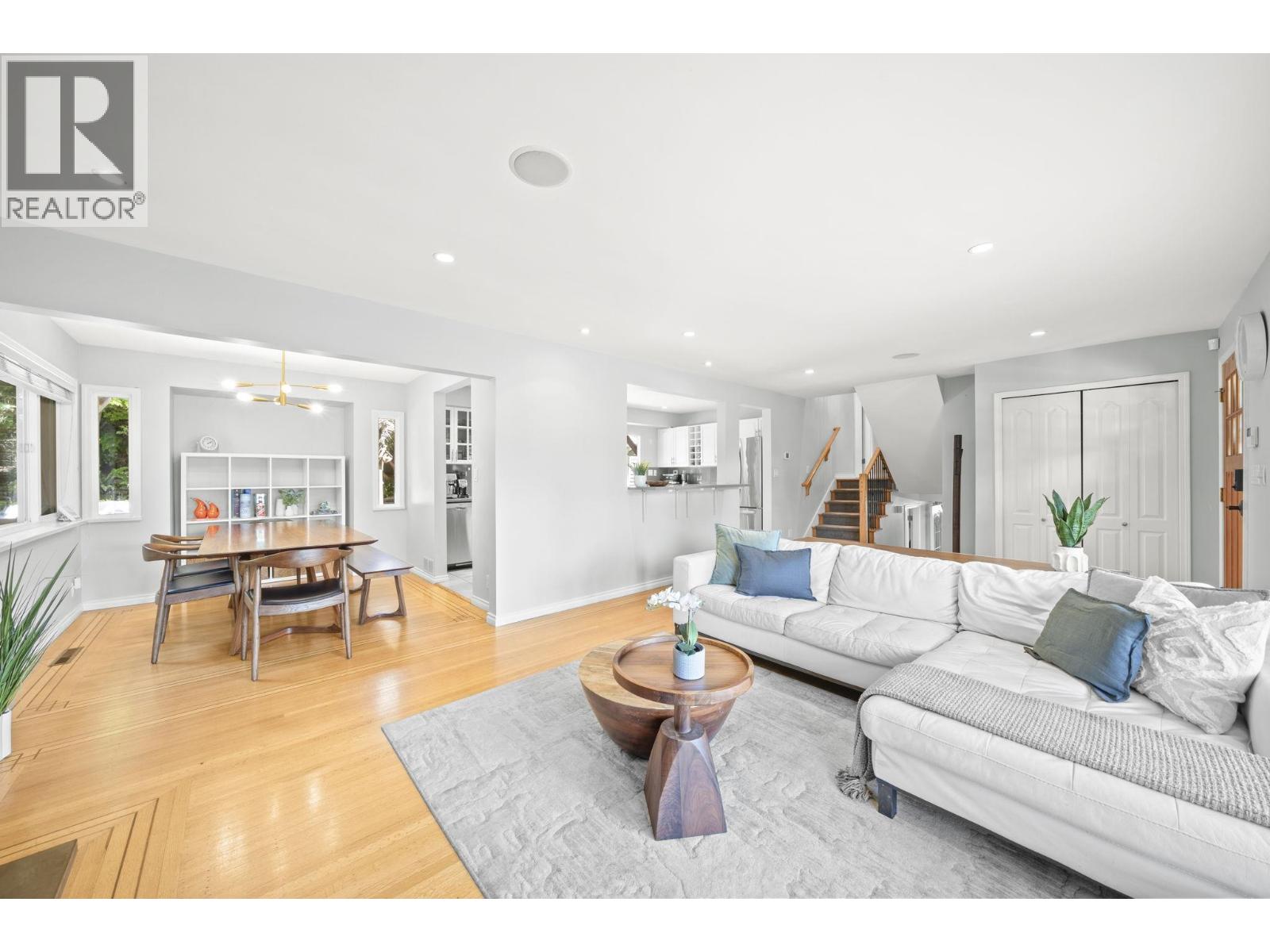 4792 Cedarcrest Avenue, North Vancouver, British Columbia  V7R 3R3 - Photo 6 - R3122736