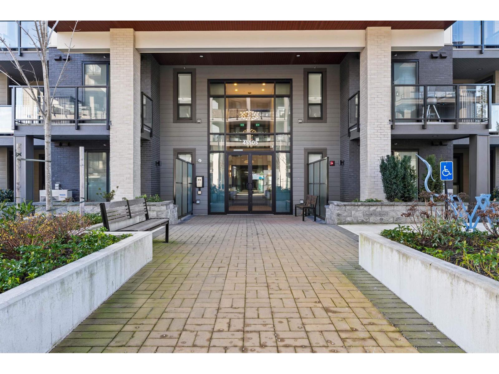 112 45505 Campus Drive, Garrison Crossing, Chilliwack, British Columbia  V2R 6L2 - Photo 3 - R3122450