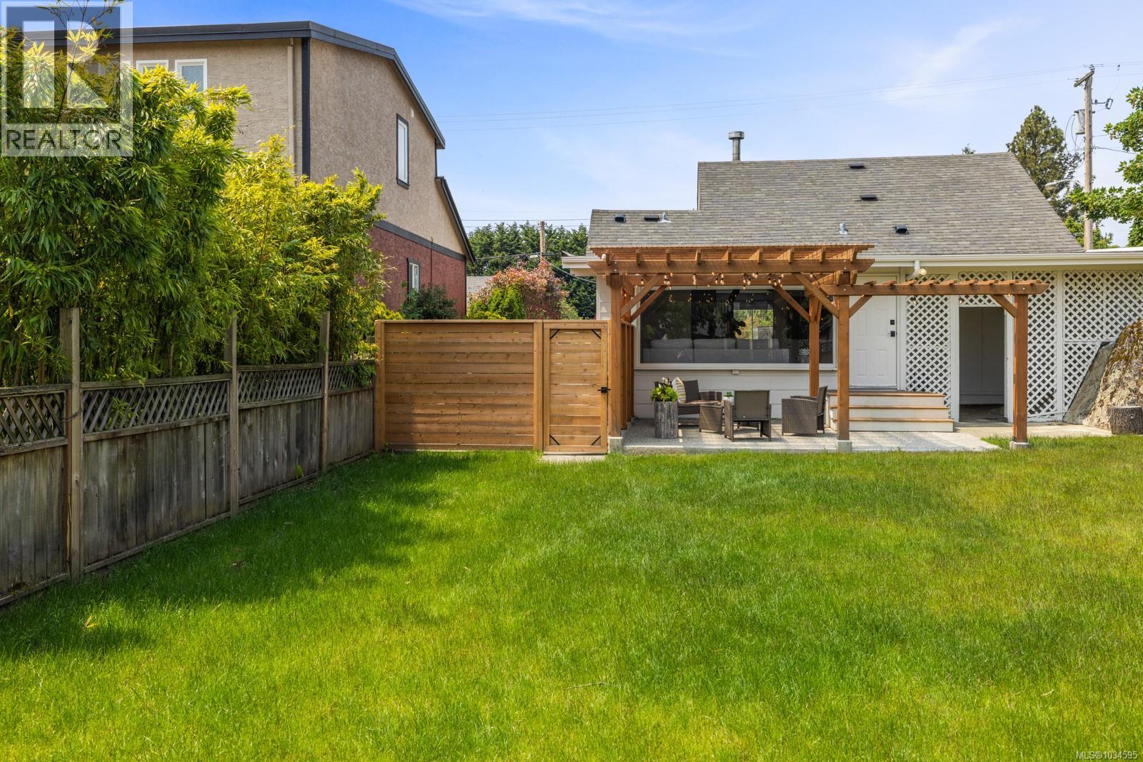 489 Grafton St, Esquimalt, British Columbia  V9A 5E7 - Photo 35 - 1034595