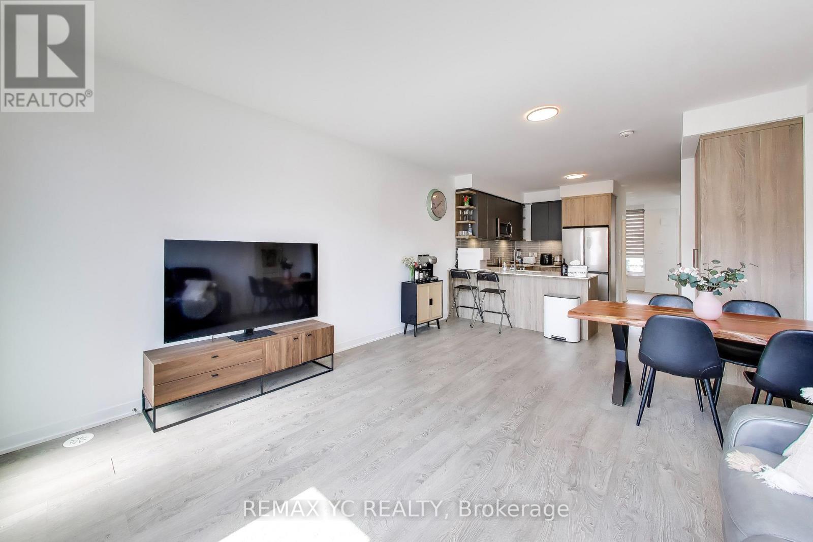 18 Deep Roots Terrace, Toronto, Ontario  M6A 0G1 - Photo 3 - C13113942