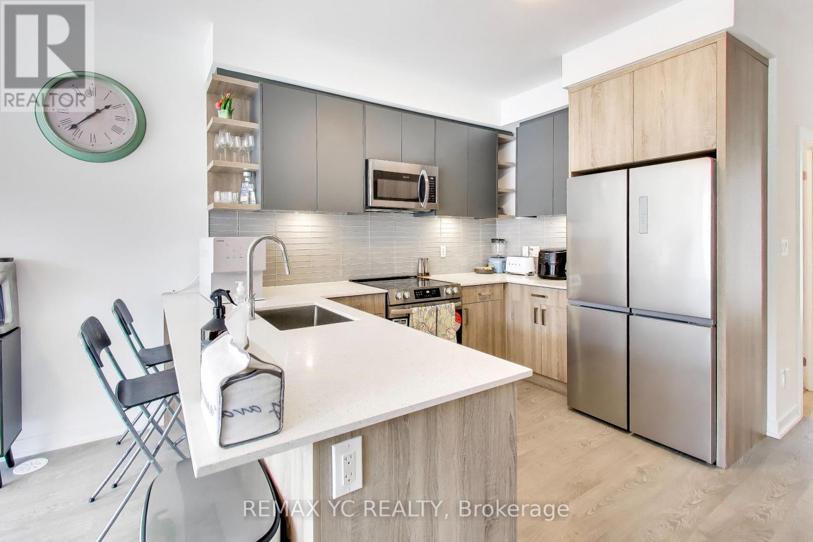 18 Deep Roots Terrace, Toronto, Ontario  M6A 0G1 - Photo 5 - C13113942