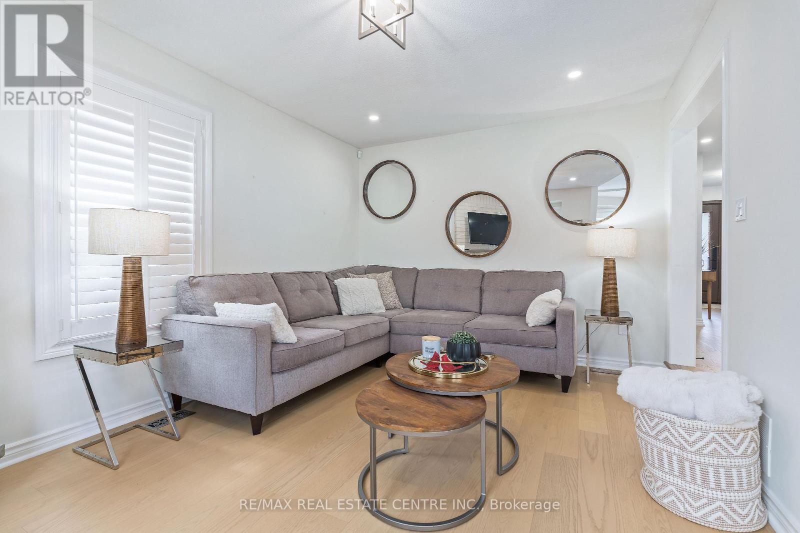 20 Nixon Crescent, Halton Hills, Ontario  L7G 5K2 - Photo 7 - W13116514