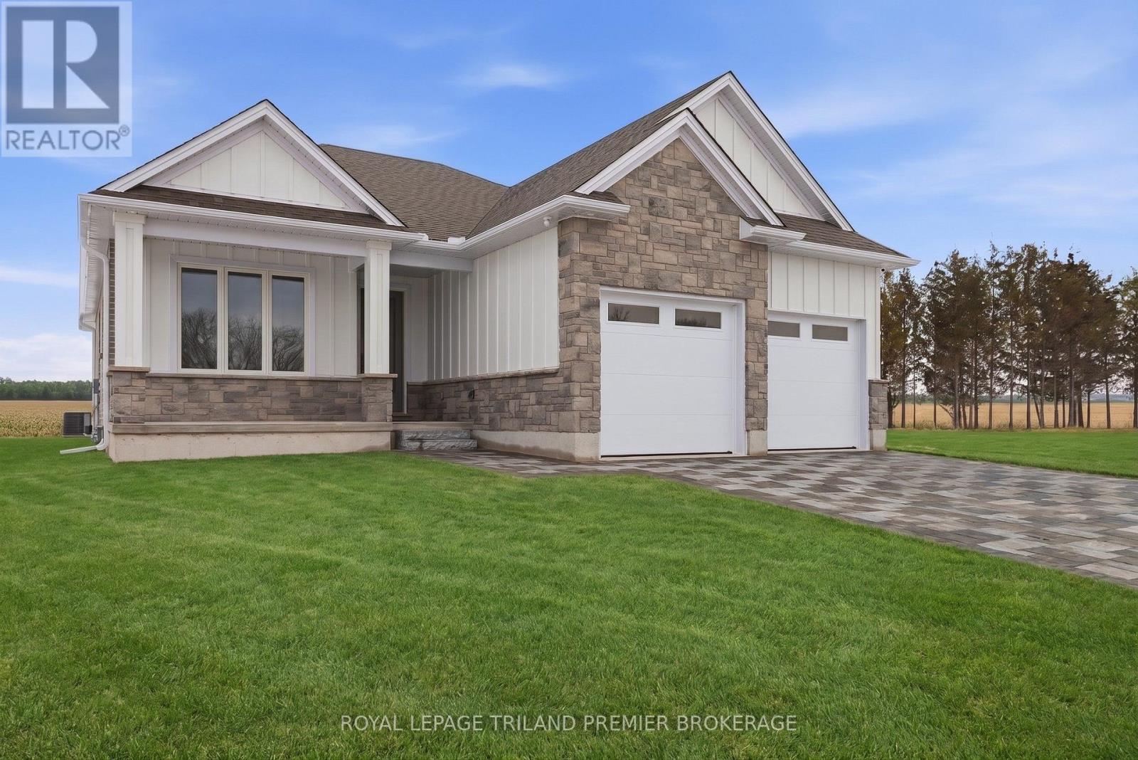 78 Dearing Drive, South Huron, Ontario  N0M 1T0 - Photo 49 - X12428051