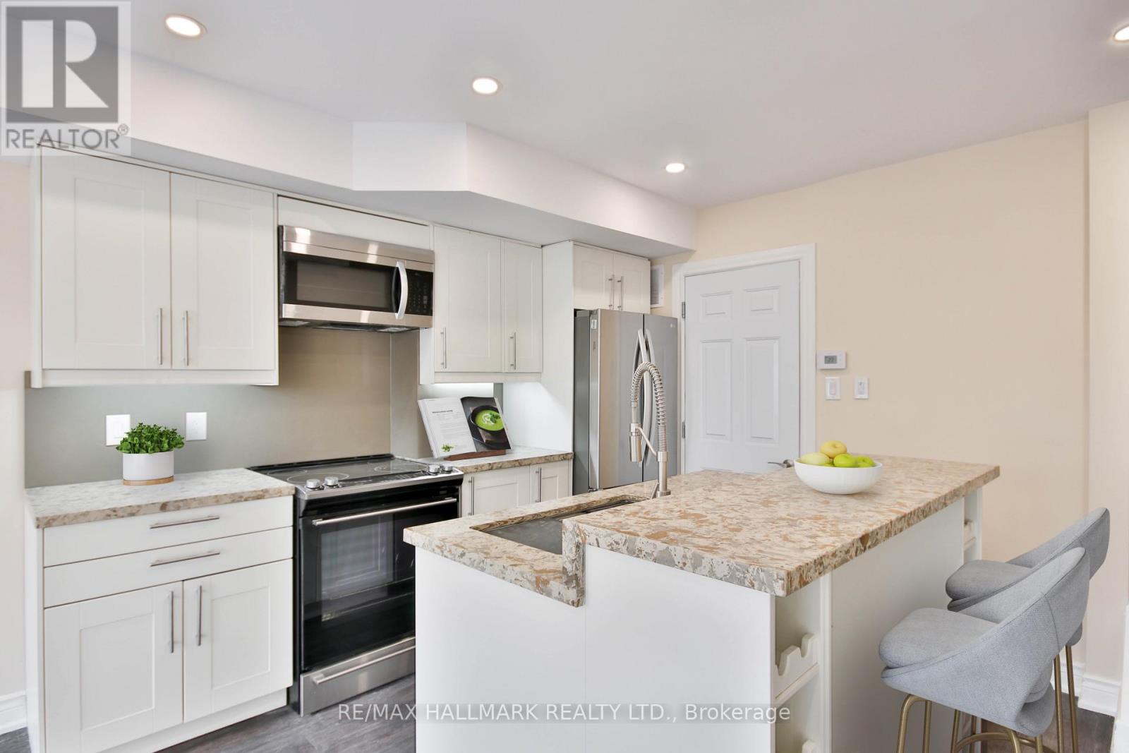 2 - 795 Broadview Avenue, Toronto, Ontario  M4K 2P8 - Photo 3 - E13118594