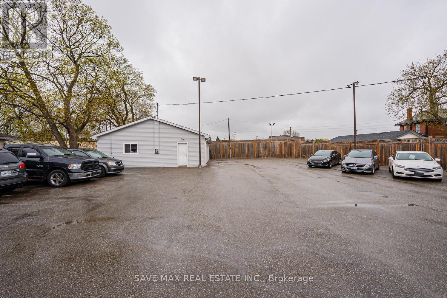 4 Beaumont Crescent, Guelph, Ontario  N1E 6A7 - Photo 8 - X12773680