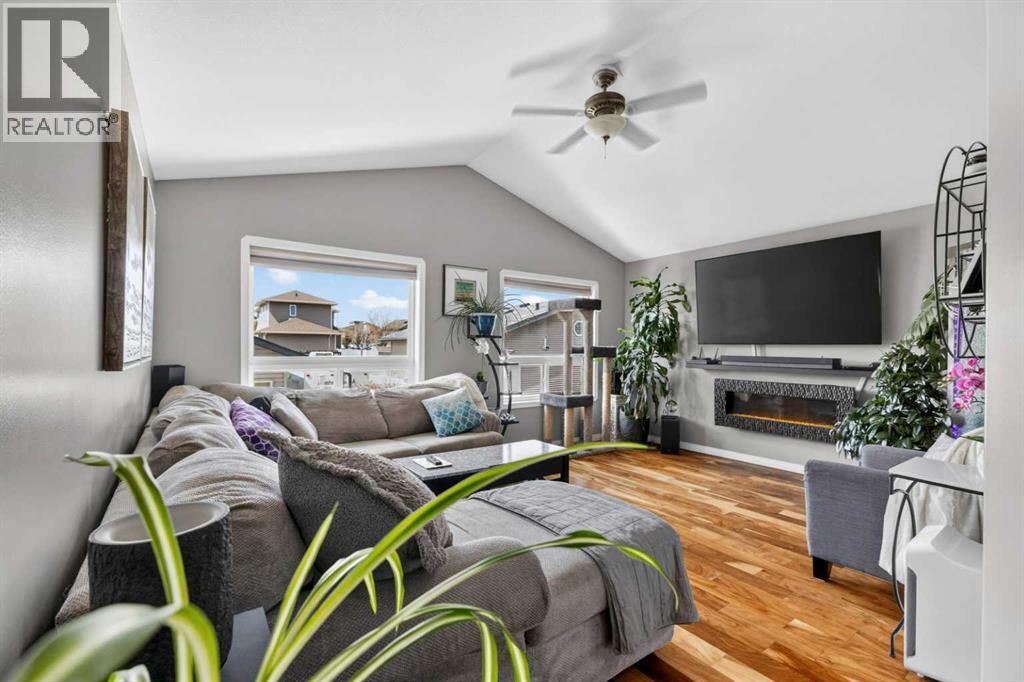 135 Stephenson Crescent, Red Deer, Alberta  T4R 0L6 - Photo 3 - A2310264