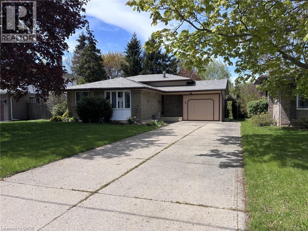 3 GOVERNOR SIMCOE Drive, St. Catharines, Ontario