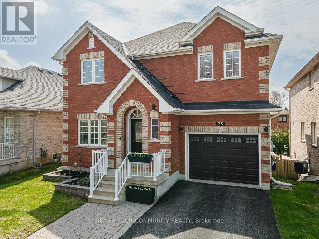 35 Laurelbank Crescent, Georgina, Ontario  L4P 4H7 - Photo 1 - N13118542