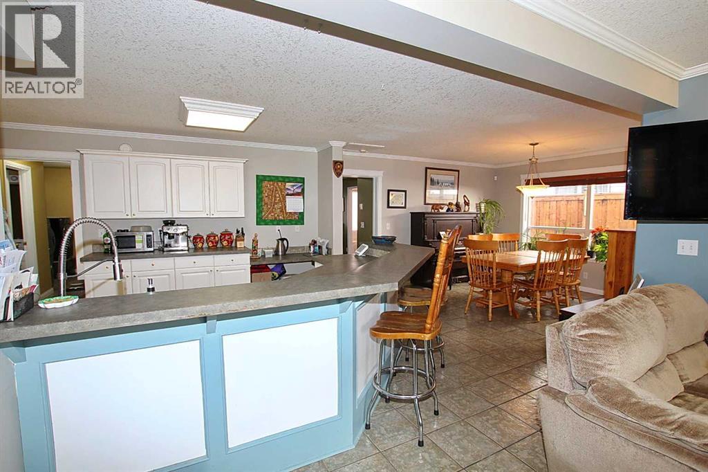 5016 34 Street, Sylvan Lake, Alberta  T4S 1B1 - Photo 3 - A2310576