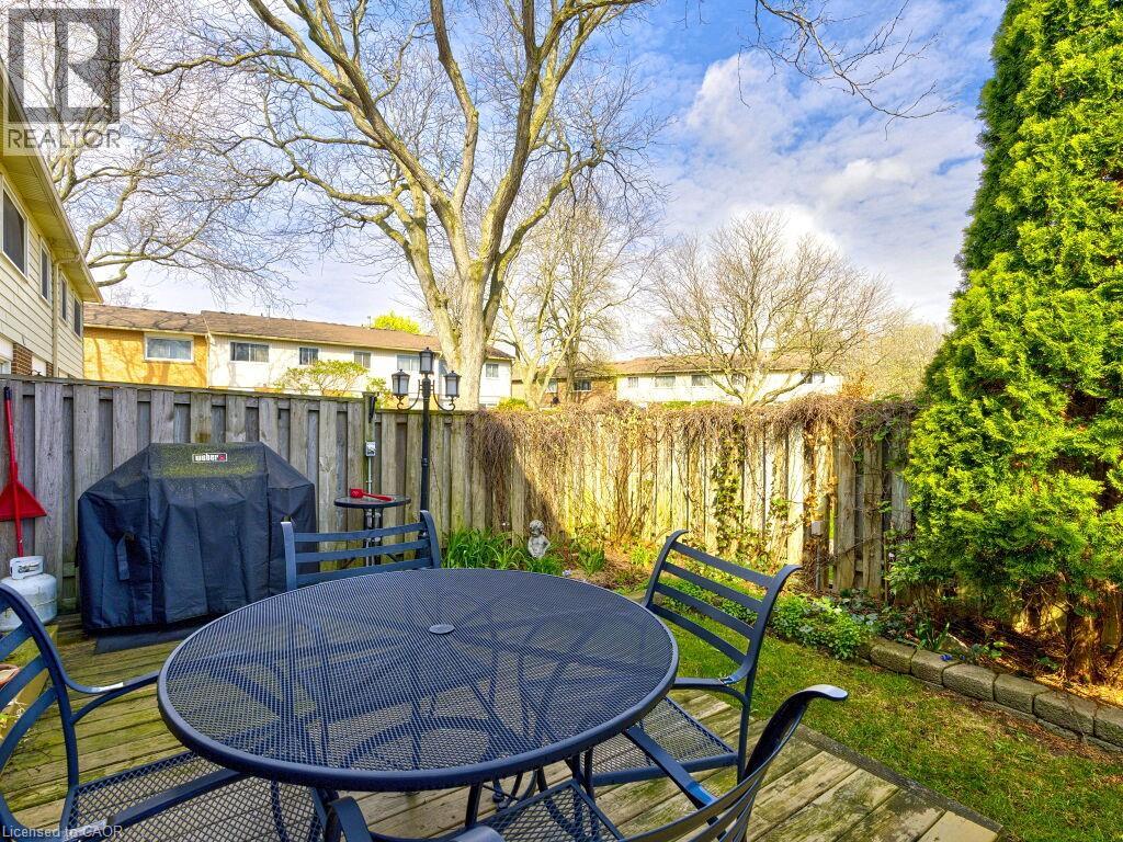 1572 Newlands Crescent Unit# 69, Burlington, Ontario  L7M 1V6 - Photo 39 - 40829026