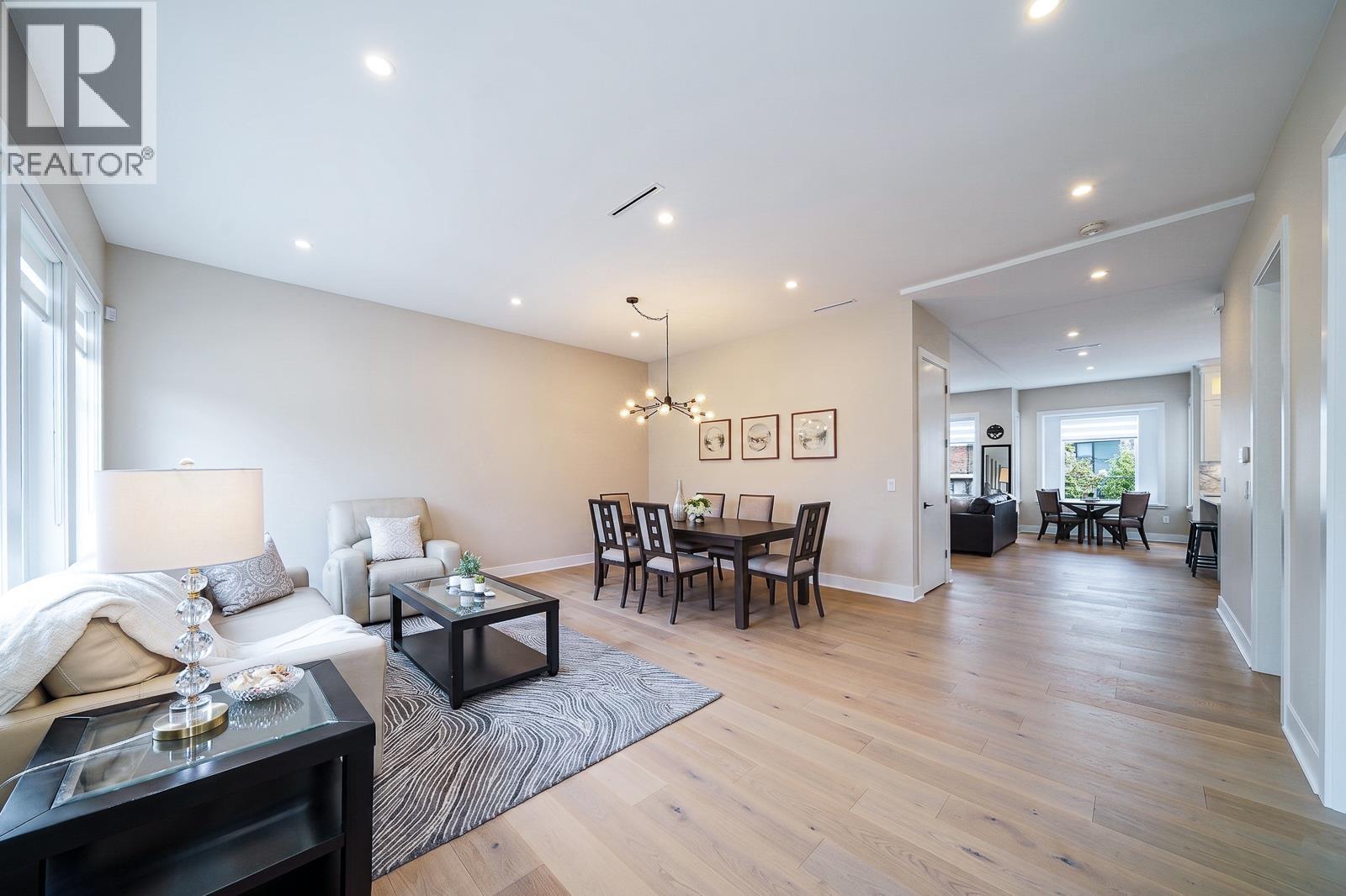 4643 Bond Street, Burnaby, British Columbia  V5H 1G7 - Photo 2 - R3122659