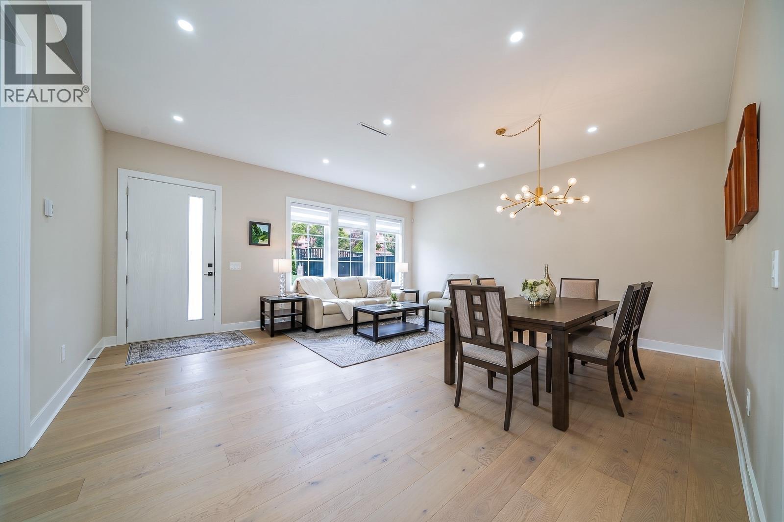 4643 Bond Street, Burnaby, British Columbia  V5H 1G7 - Photo 3 - R3122659