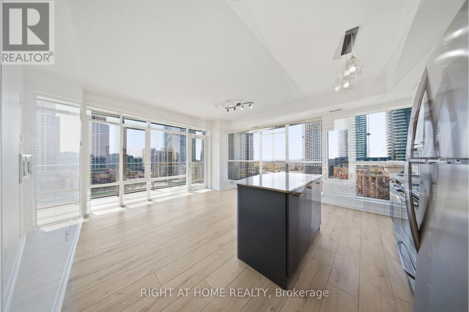 1105 - 365 Prince Of Wales Drive, Mississauga, Ontario  L5B 0G6 - Photo 10 - W13118516
