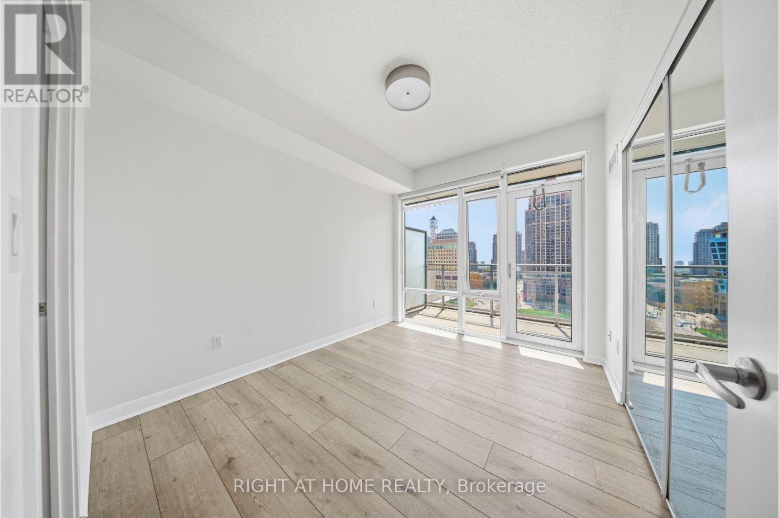 1105 - 365 Prince Of Wales Drive, Mississauga, Ontario  L5B 0G6 - Photo 17 - W13118516