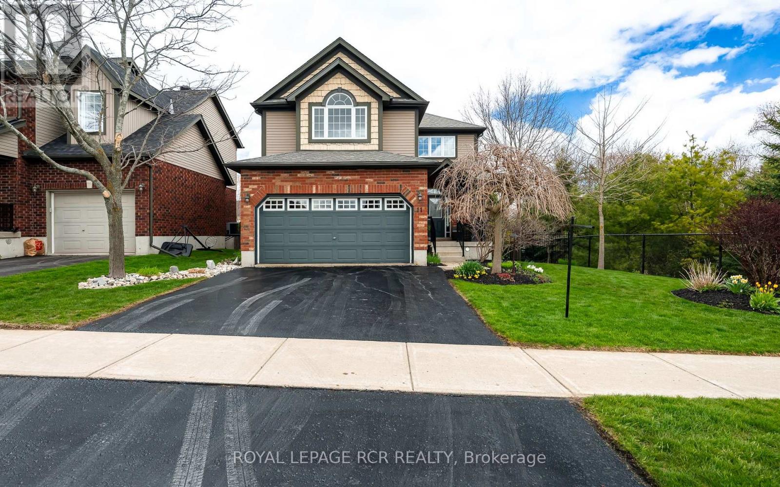 11 Sandringham Circle, Orangeville, Ontario  L9W 0A6 - Photo 2 - W13118522