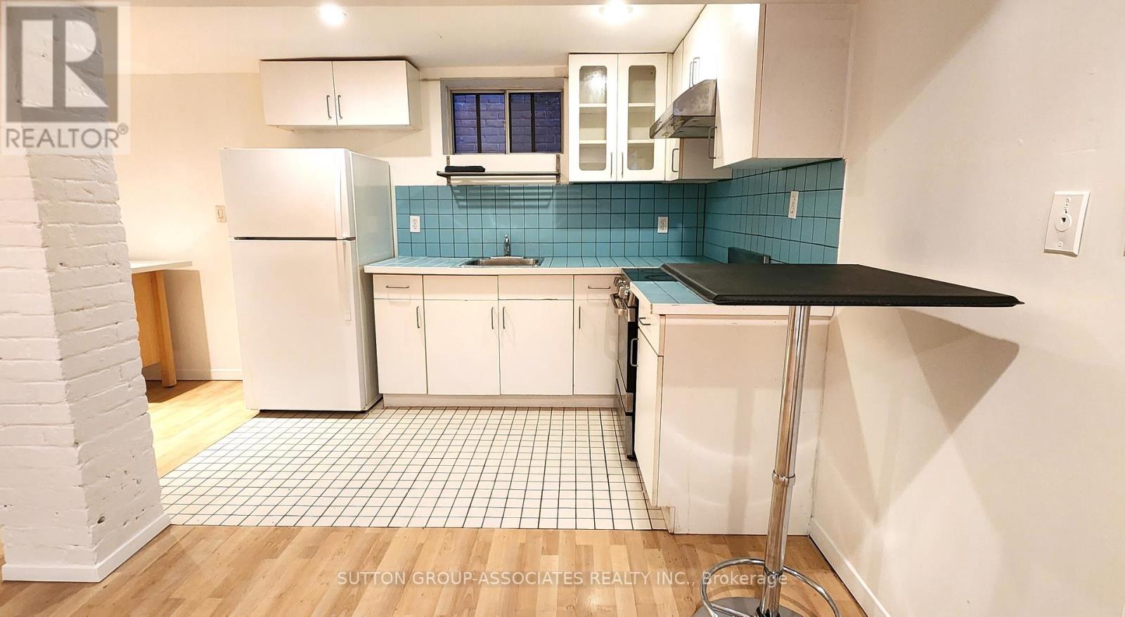 Bsmt - 360 Sorauren Avenue, Toronto, Ontario  M6R 2H1 - Photo 11 - W13118526