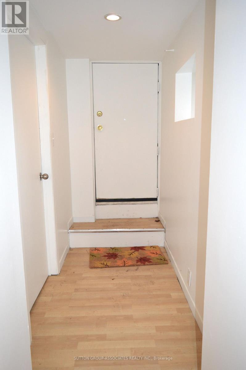 Bsmt - 360 Sorauren Avenue, Toronto, Ontario  M6R 2H1 - Photo 3 - W13118526