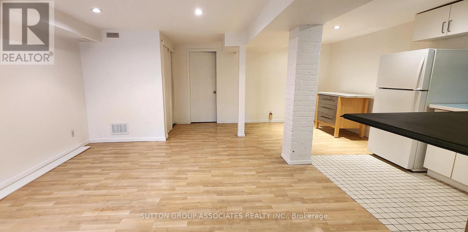 Bsmt - 360 Sorauren Avenue, Toronto, Ontario  M6R 2H1 - Photo 8 - W13118526