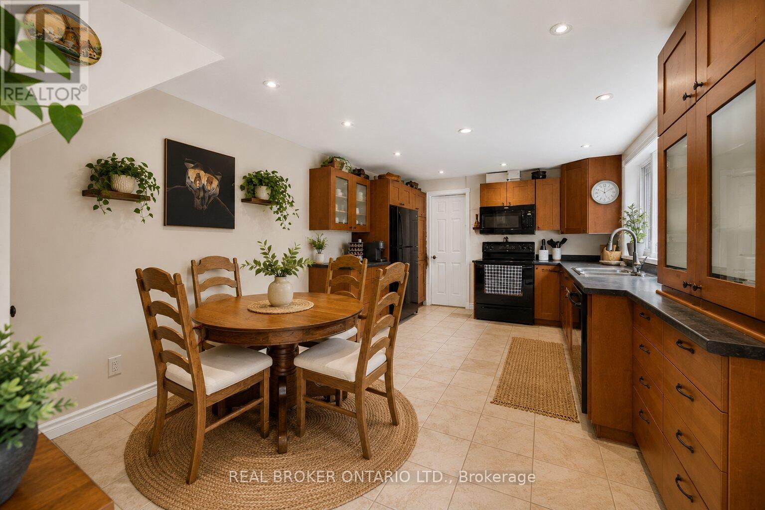 1343 Hidden Valley Road, Burlington, Ontario  L7P 0T5 - Photo 10 - W13118564