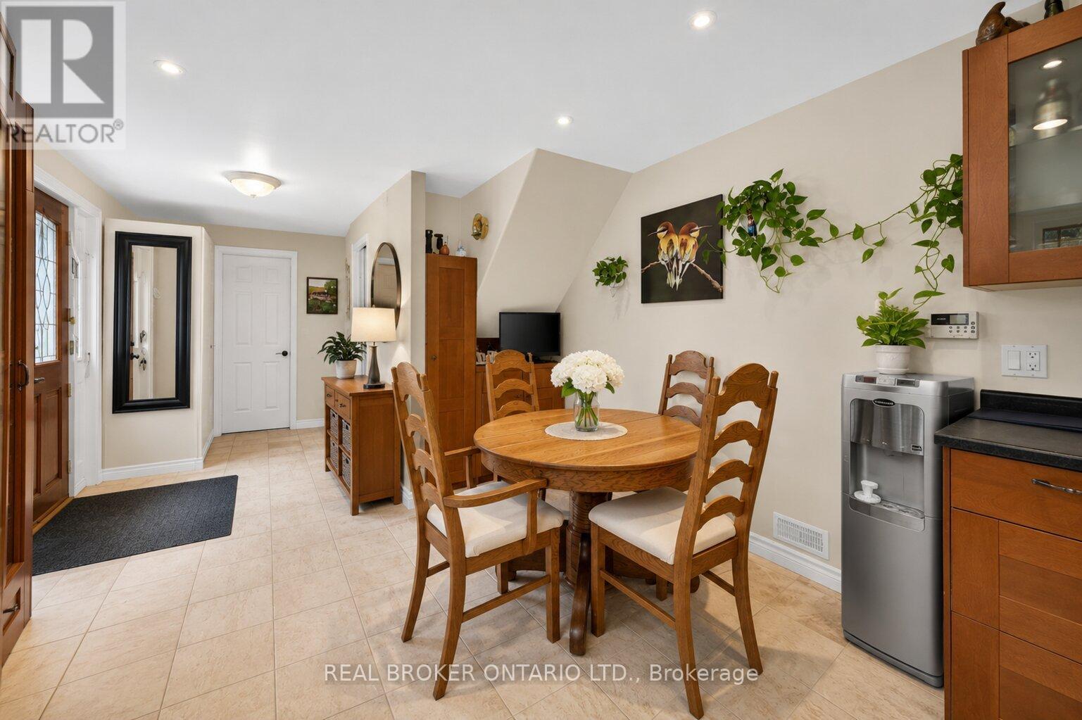1343 Hidden Valley Road, Burlington, Ontario  L7P 0T5 - Photo 8 - W13118564