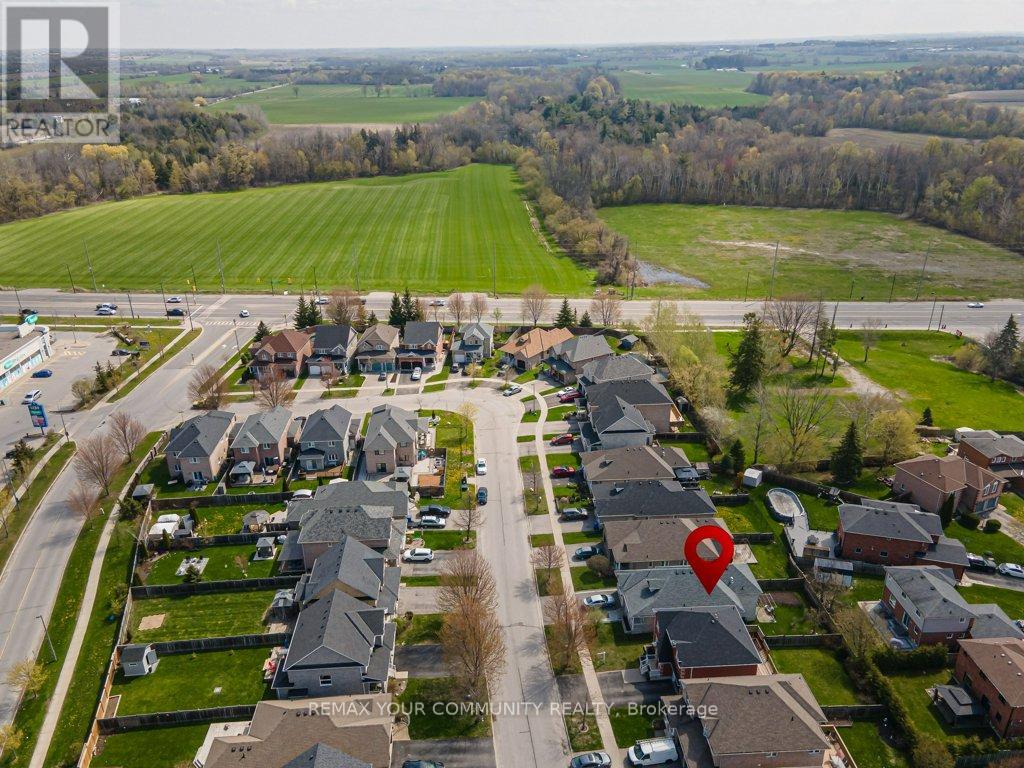 35 Laurelbank Crescent, Georgina, Ontario  L4P 4H7 - Photo 33 - N13118542