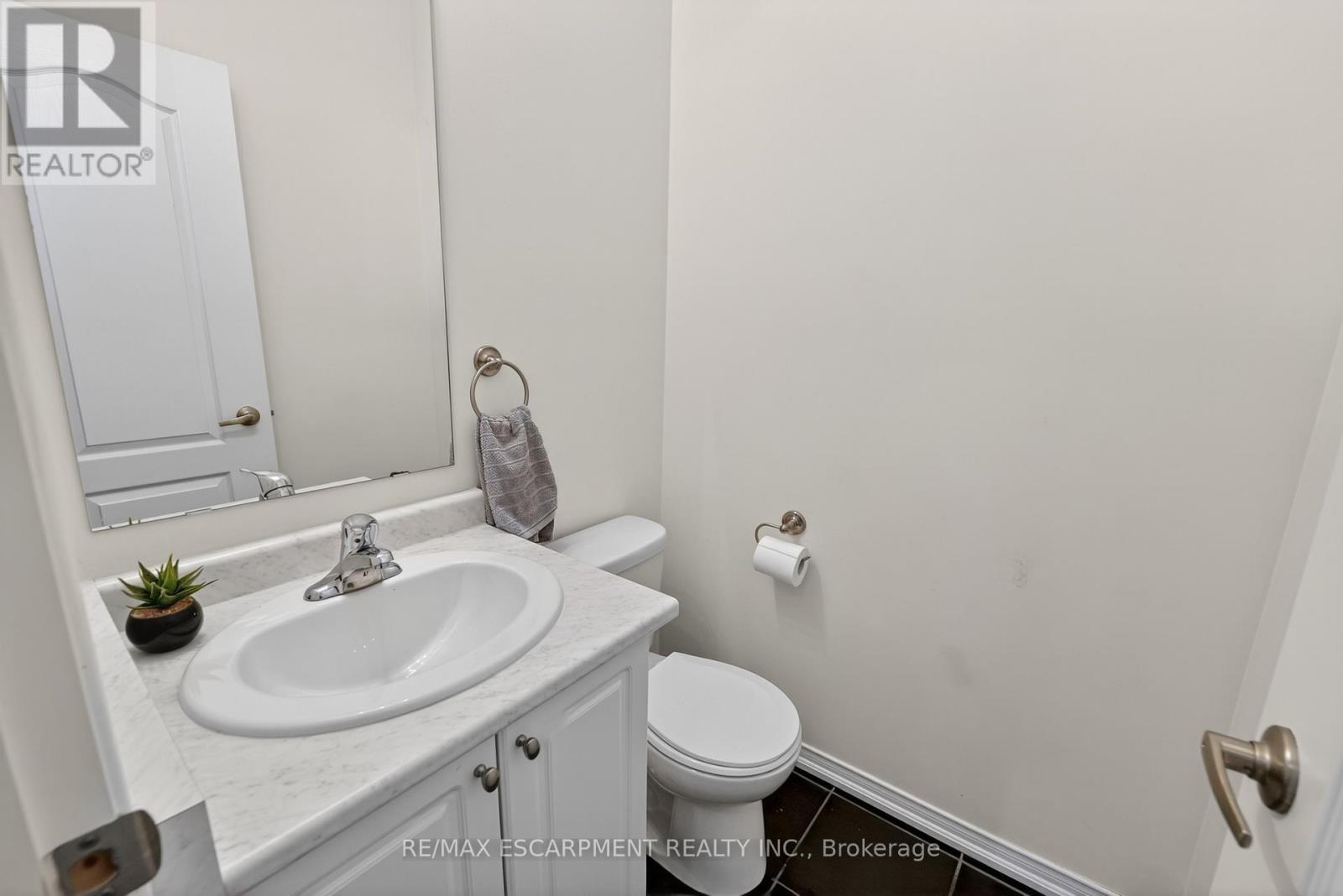 5078 Serena Drive, Lincoln, Ontario  L3J 1W3 - Photo 9 - X13118512
