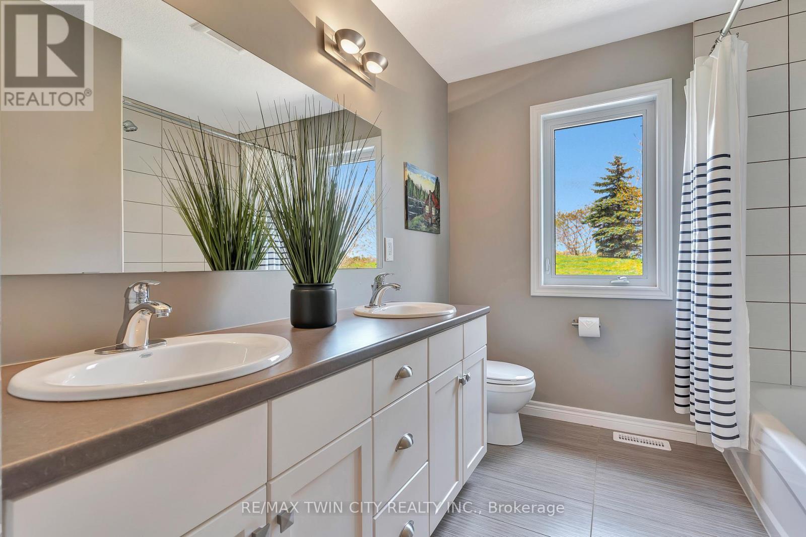 82 Maplecrest Drive, Woolwich, Ontario  N0B 1M0 - Photo 19 - X13118538